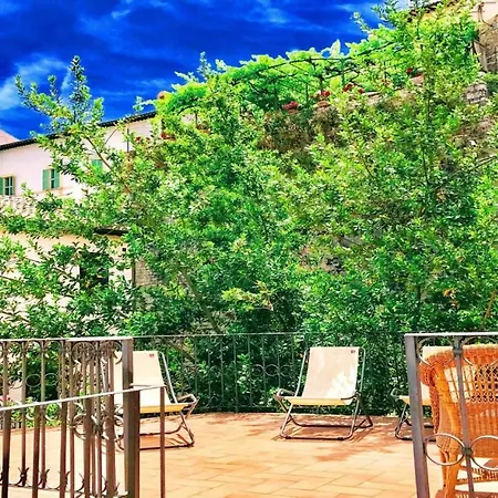 Terrazza Duomo/sleeps 6/spoleto Centre *