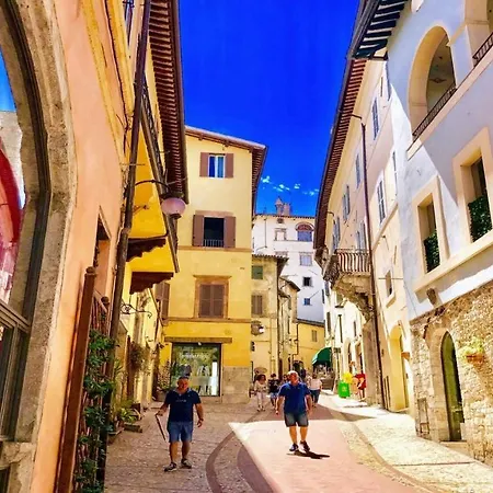 Terrazza Duomo/sleeps 6/spoleto Centre Lejlighed