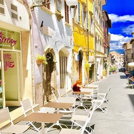 Terrazza Duomo/sleeps 6/spoleto Centre Lejlighed