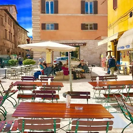Terrazza Duomo/sleeps 6/spoleto Centre Lejlighed