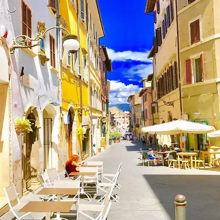Terrazza Duomo/sleeps 6/spoleto Centre