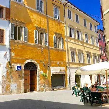 Lejlighed Terrazza Duomo/sleeps 6/spoleto Centre Spoleto